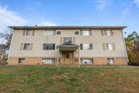 Building Photo - Newly Renovated Units in Battle Creek