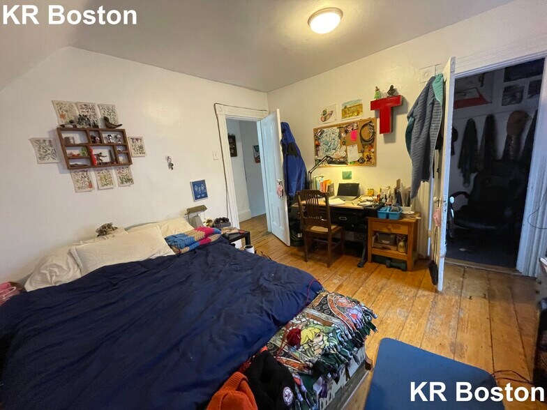 Building Photo - 17 Higgins St