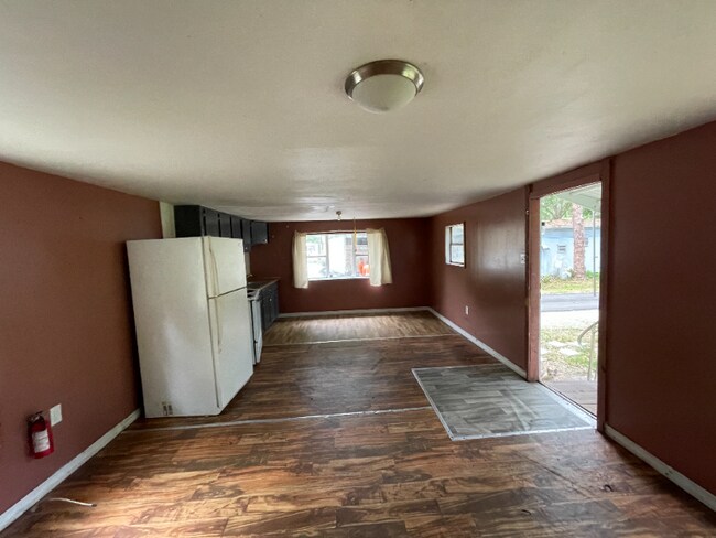 Building Photo - 2615 Pine Bark Way