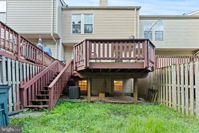 Building Photo - 144 Foxchase Dr