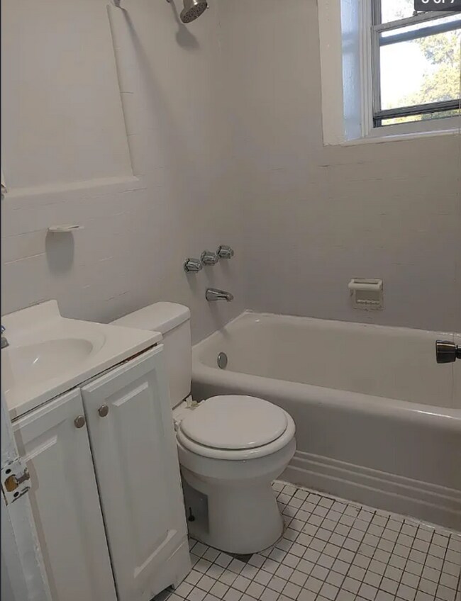 Building Photo - 3908 W Girard Ave