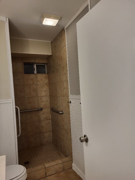 Building Photo - 214 Early Way Dr