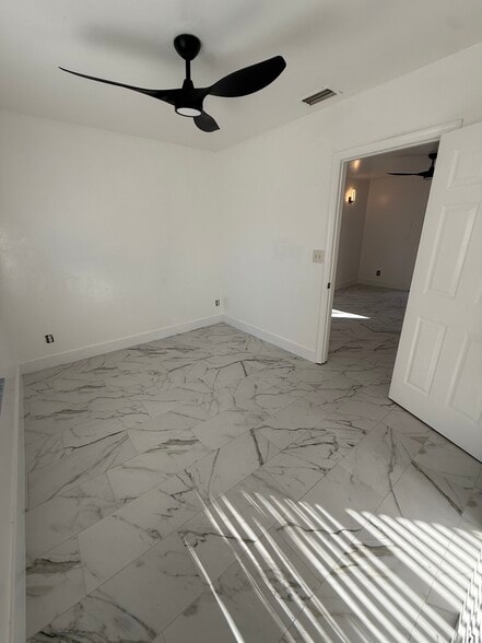 Building Photo - 1290 Highlands Dr