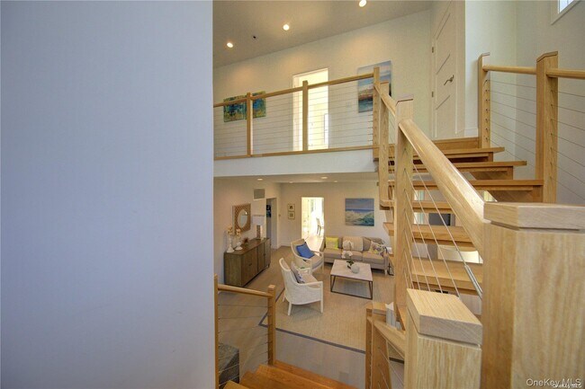 Building Photo - 2 Crystal Mews Ln