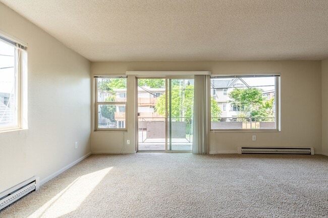 Interior Photo - Urban Convenience with Neighborhood Charm!
