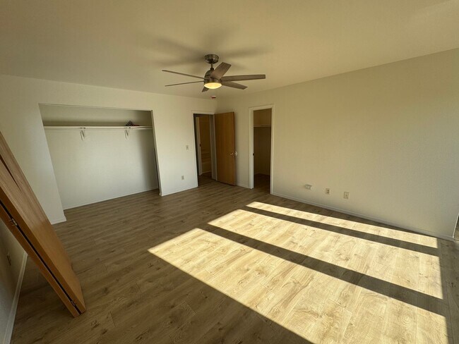 Building Photo - FULLY GUTTED & RENOVATED 4-Bedroom Condo N...