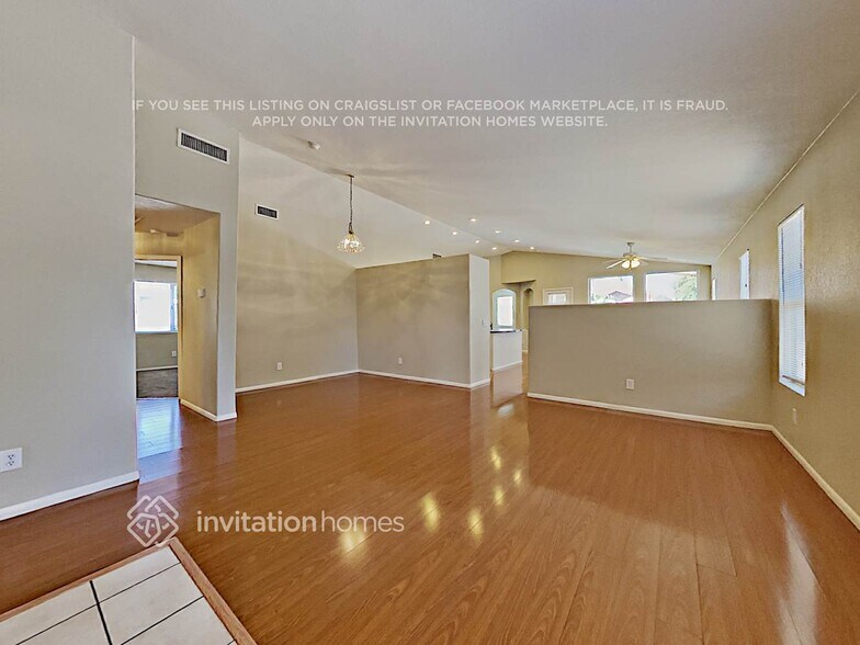 Building Photo - 7914 W Quail Ave