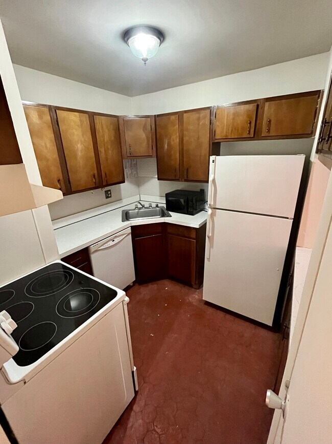 Building Photo - 401 E Dartmouth Dr