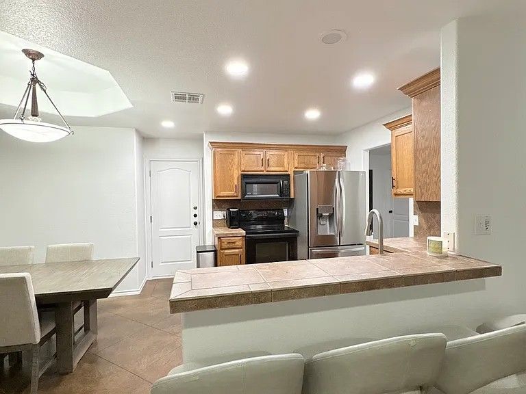 Building Photo - 430 Summit Ridge Dr N