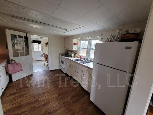 Building Photo - 417 Old Bethel Rd