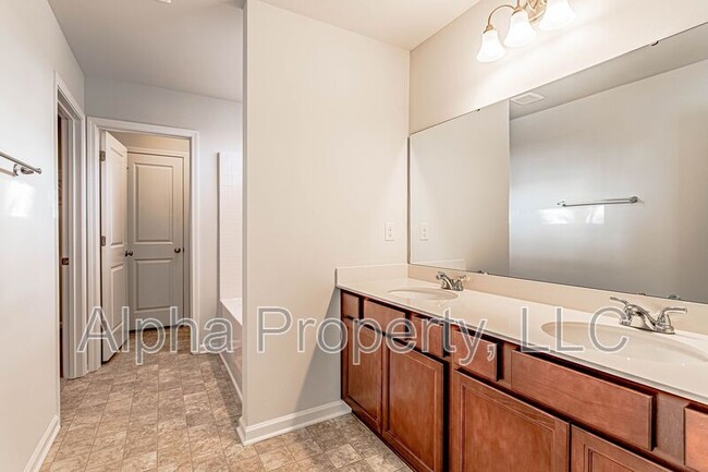 Building Photo - 540 Millsgate Cir