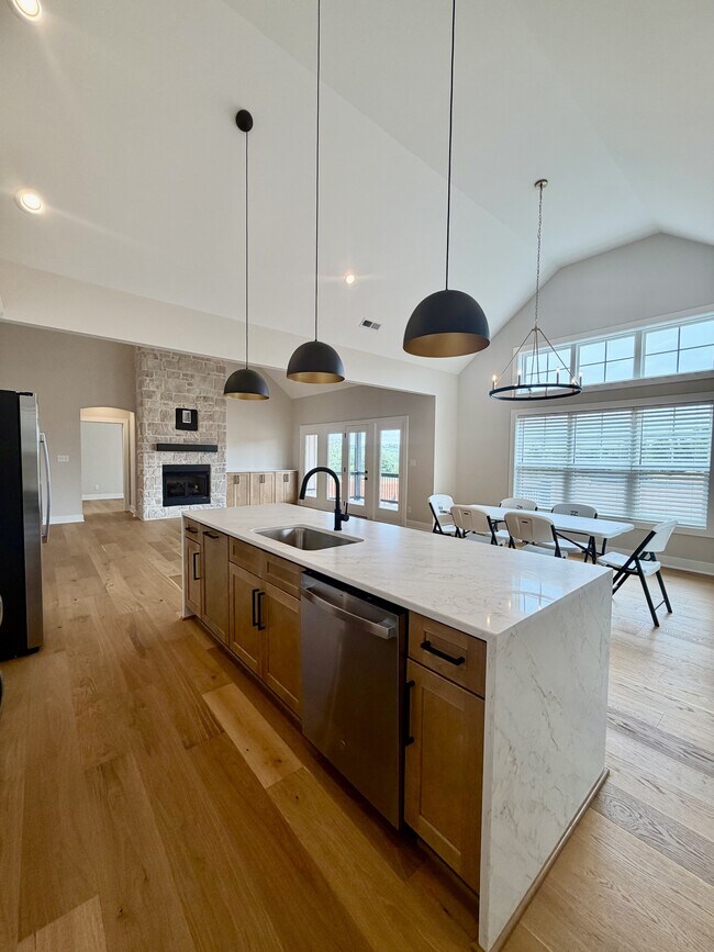 Building Photo - 204 Crest Ridge Ct