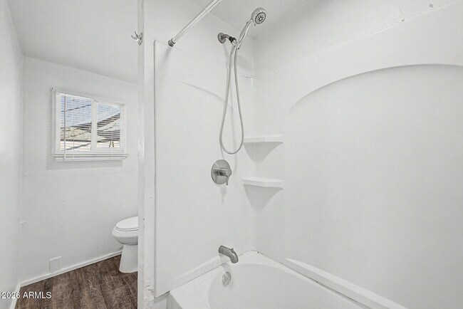 Building Photo - 317 N Elm St