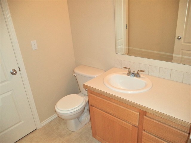 Building Photo - 879 S New Summer Ave