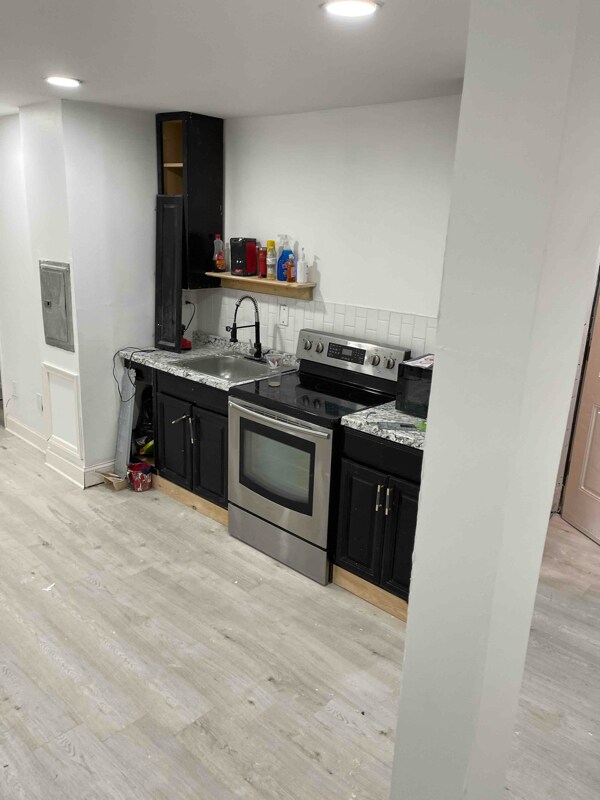 Building Photo - 916 Ridge Ave