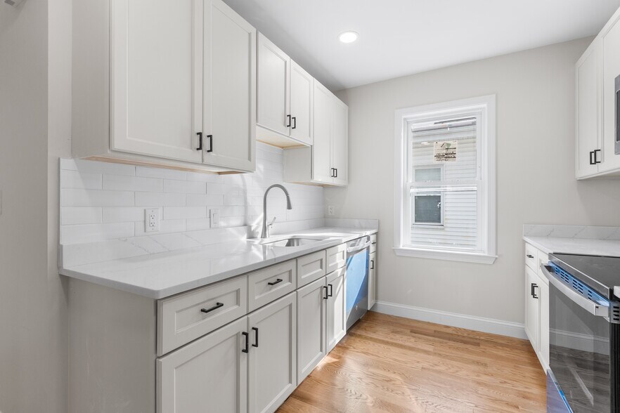 Building Photo - 322 Jefferson Ave