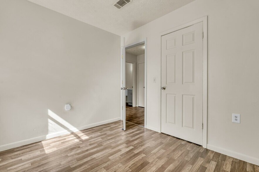 Building Photo - 503 Cromwell St