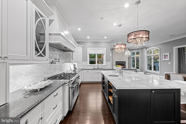 Building Photo - 8305 Fox Haven Dr