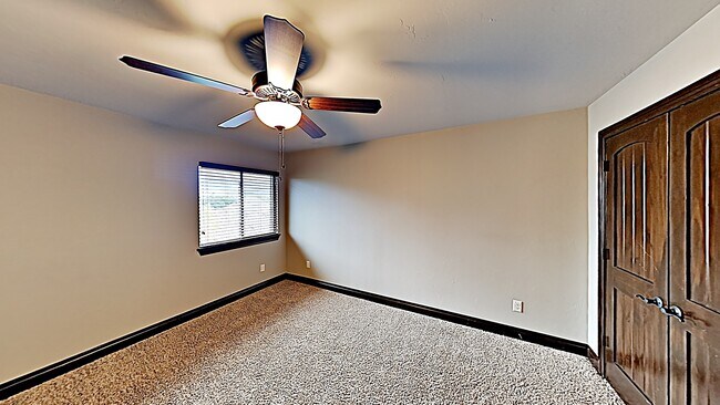 Building Photo - Stunning 5 Bedroom In Edmond With Bonus Room and Study