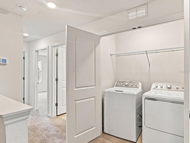 Building Photo - 5739 Archipelago St