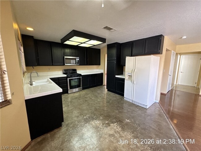 Building Photo - 8240 Marcasel Dr