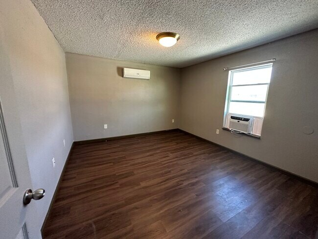 Building Photo - Peaceful country living with great access ...