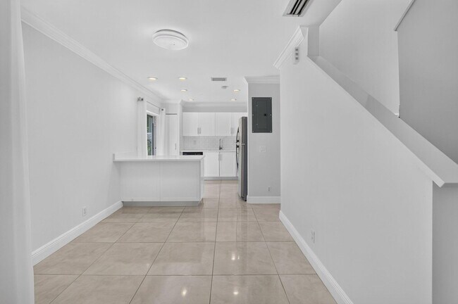 Building Photo - 6665 Via Regina