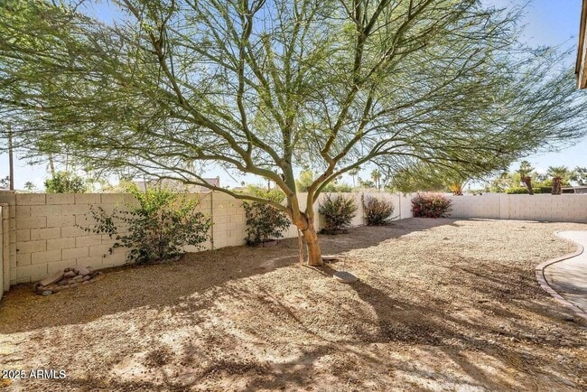 Building Photo - 25810 S Boxwood Dr