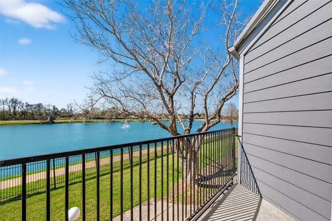 Building Photo - 1710 Good Day Dr