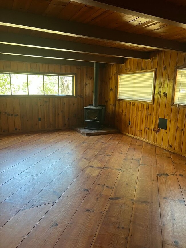 Building Photo - River Pines Home