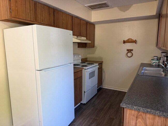 Building Photo - 212 Calumet Dr