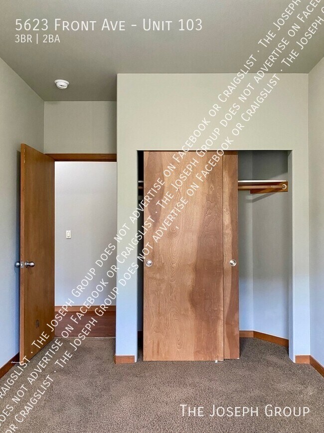 Building Photo - 5623 Front Ave