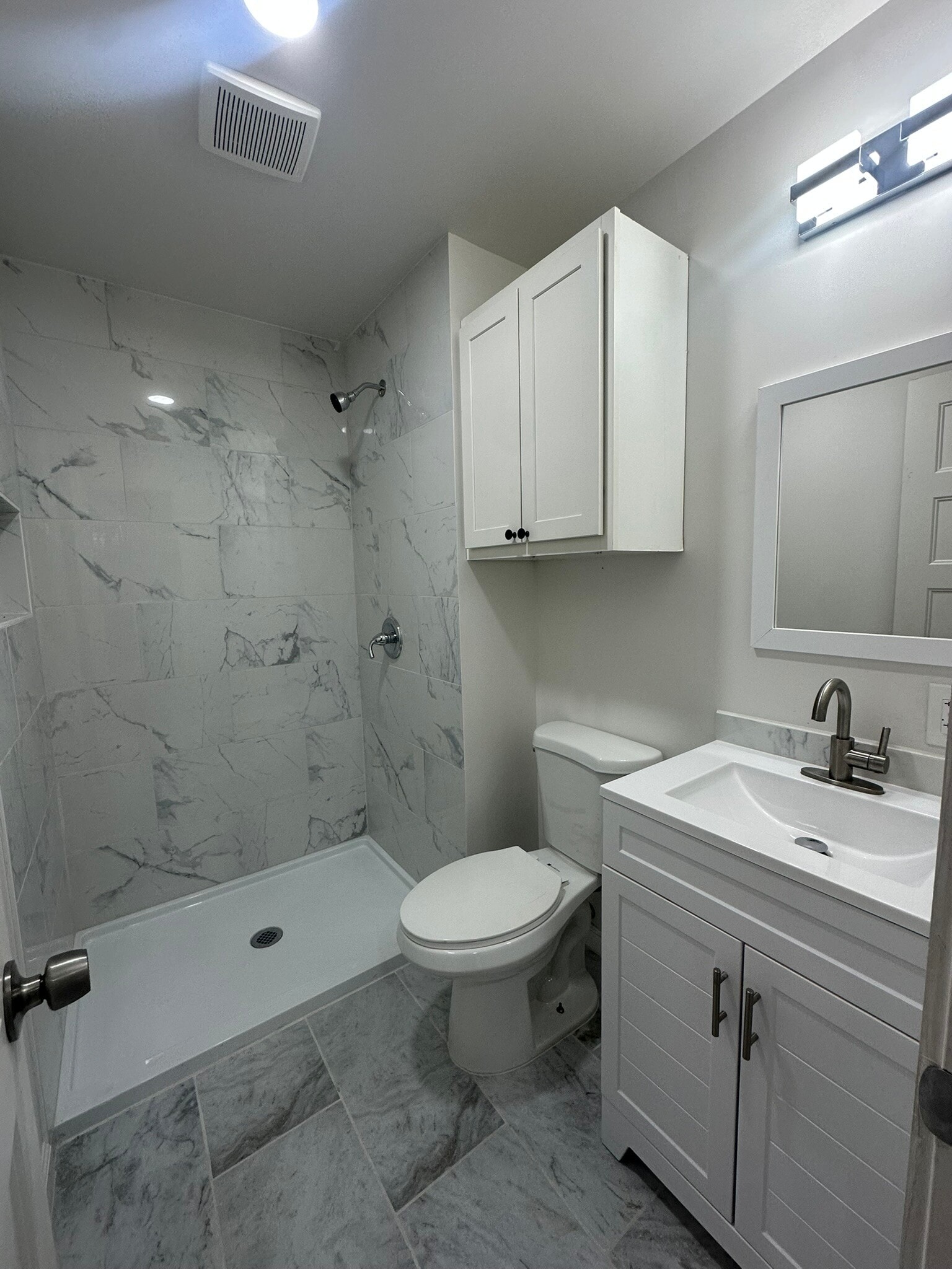 Building Photo - 140 N Acres Dr