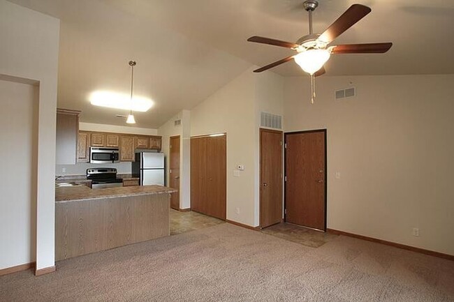 Building Photo - $1,295 | 2 Bedroom, 2 Bathroom Condo | Pet...