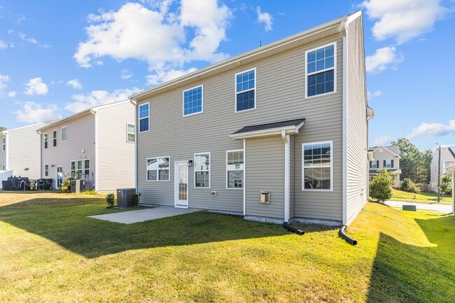 Building Photo - 624 Hiddenbrook Dr
