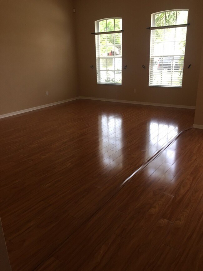 Building Photo - Charming 4-Bedroom Home with Spacious Yard...