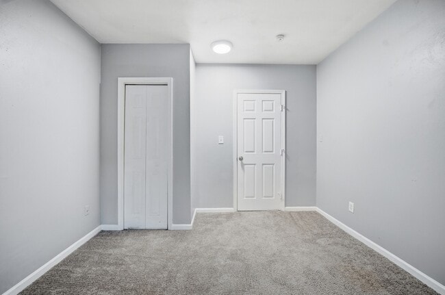 Building Photo - 243 W 32nd St