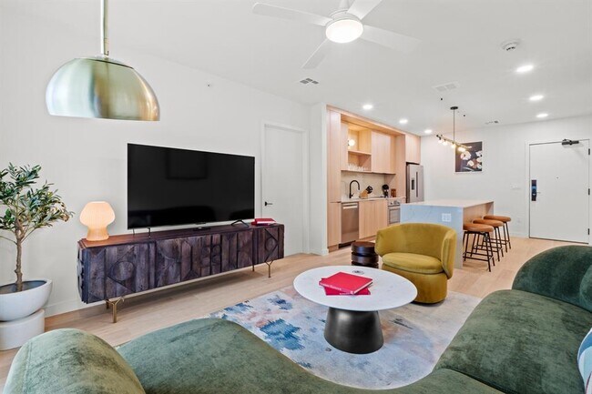 Building Photo - 2323 S Lamar Blvd