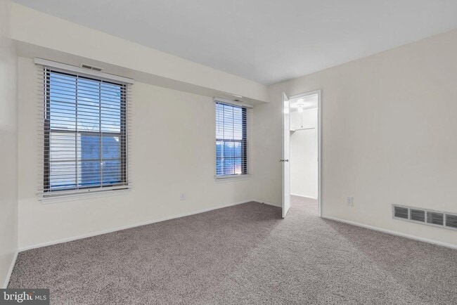 Building Photo - 60B Sumac Ct