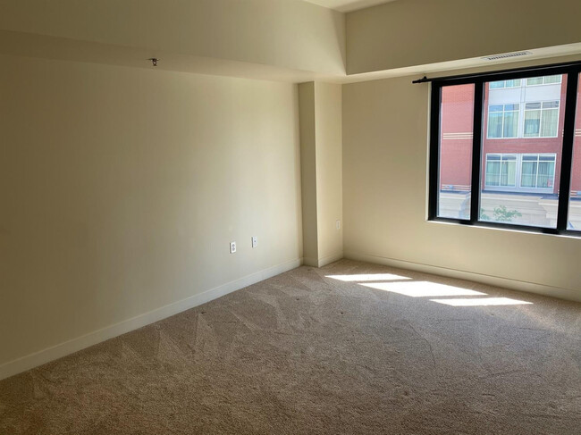 Building Photo - 111 N Ashley St