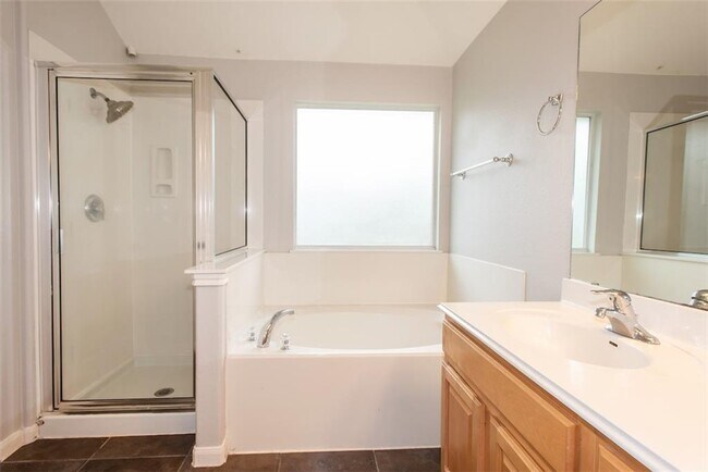 Building Photo - 19400 Sunken Creek Pass