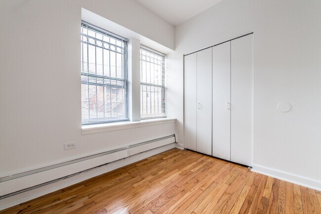 Building Photo - 5036-38 W Quincy St Chicago, IL 60644