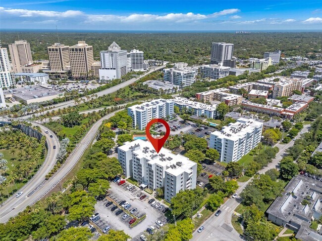 Building Photo - 9001 SW 77th Ave