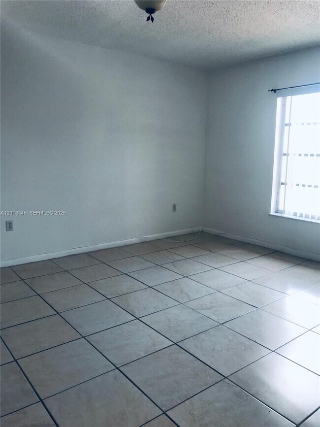 Building Photo - 17600 NW 68th Ave