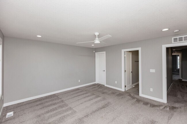 Building Photo - GREAT LOCATION!! 3 Bedroom, 2.5 Bathroom Townhome in Waukee!