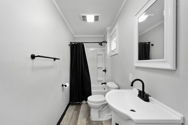 Building Photo - Gorgeous 3 bedroom home in Homestead avail...