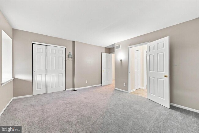 Building Photo - 701 Renner Rd
