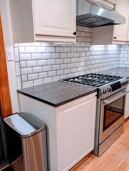 Building Photo - 8856 Youngsea Pl