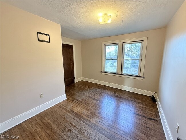 Building Photo - 837 Eastland Ave