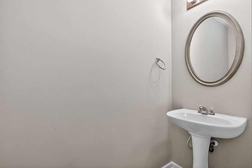 Building Photo - 837 Crestwell Cir